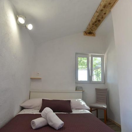 Cottage Rugonj Stari Grad  Exteriör bild