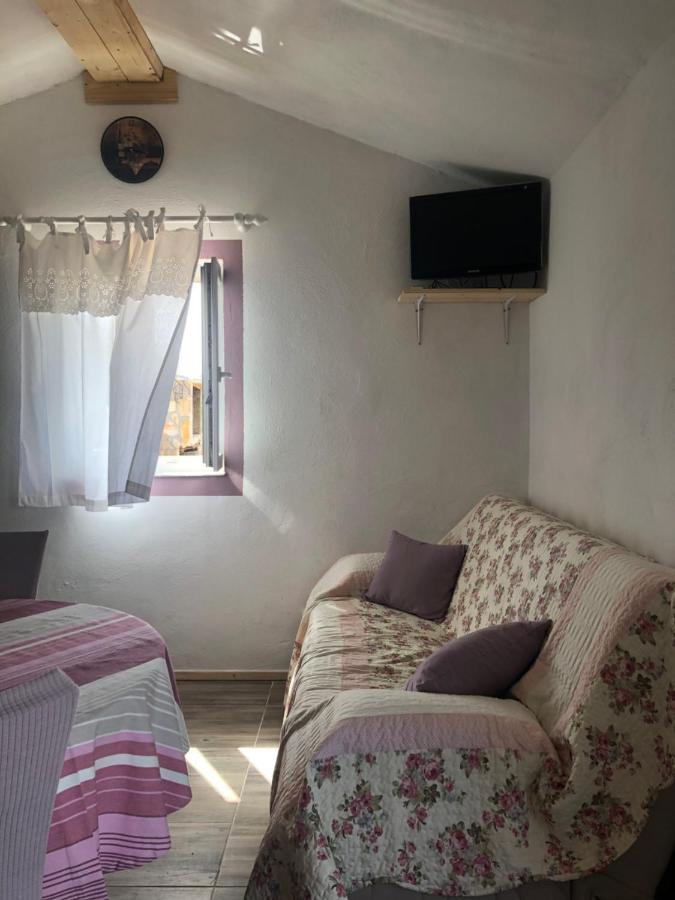 Cottage Rugonj Stari Grad  Exteriör bild